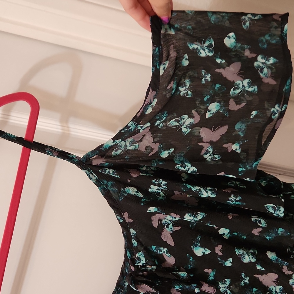 Torrid 3 Butterfly Top - Picture 3 of 6